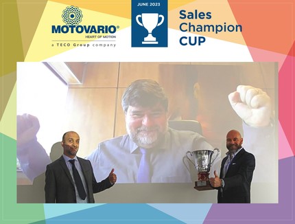 David Martin, General Manager von Motovario Spanien, sichert sich den Pokal des Sales Champions Cup im Juni!